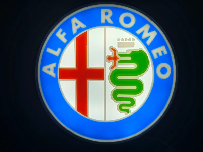Alfa Romeo 4 cores — imagem 11